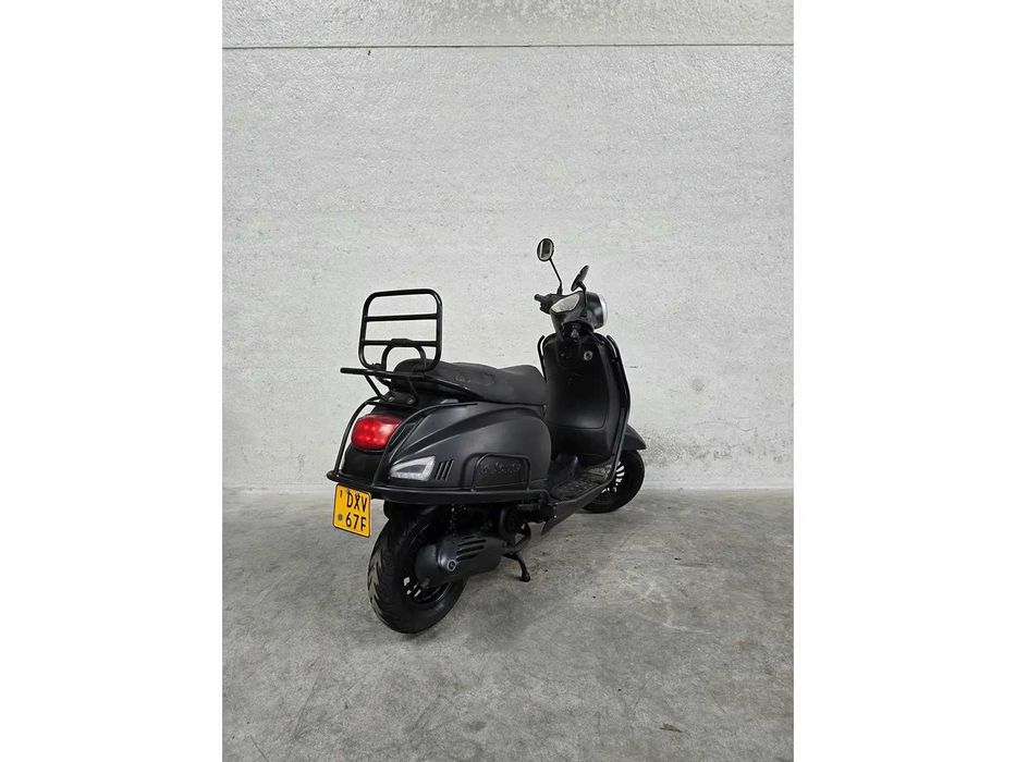 Scuter de inchiriat  50 cc 4T 220lei