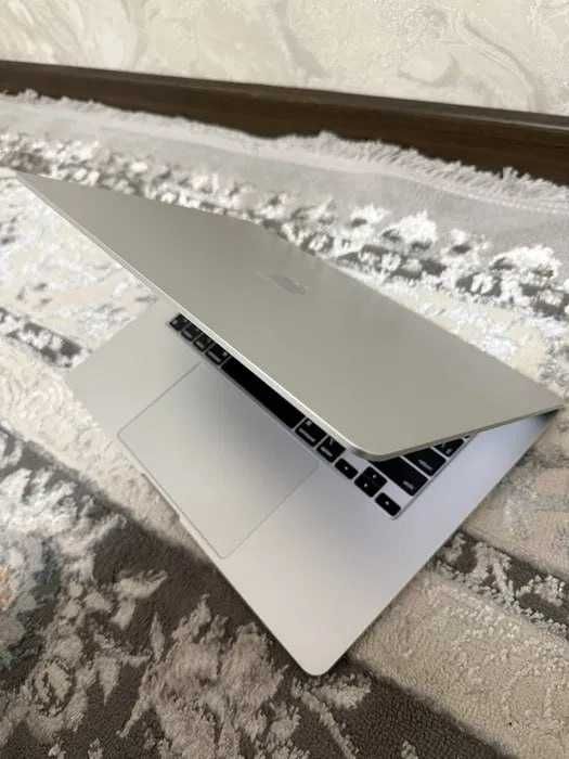 Macbook air M2 + Ipad Pro M4