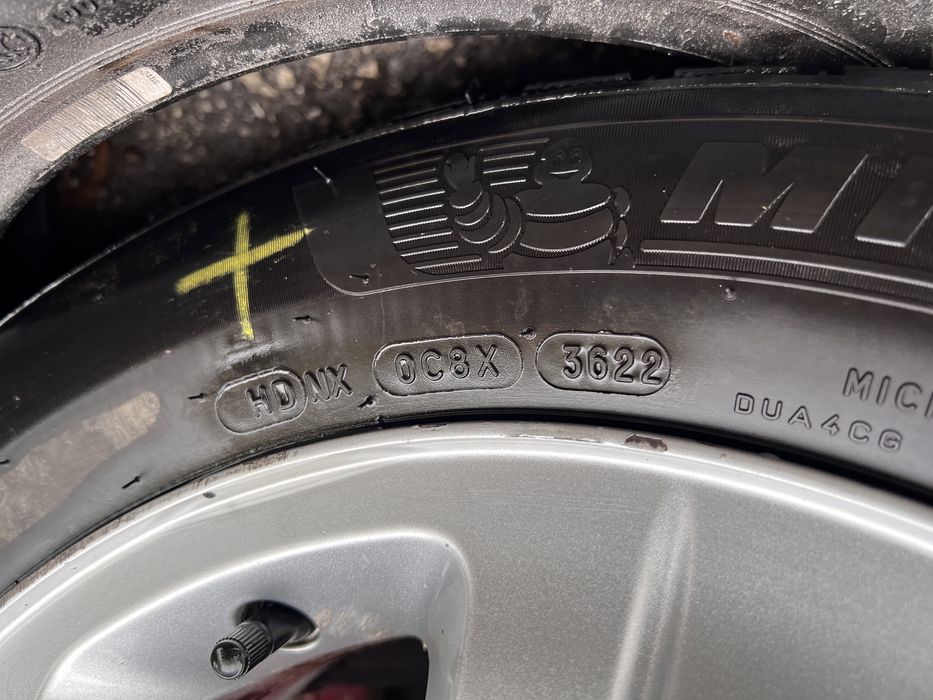 Джанти за Dacia Оригинални 15” 4x100 6j ET40 с зимни гуми Мишелин