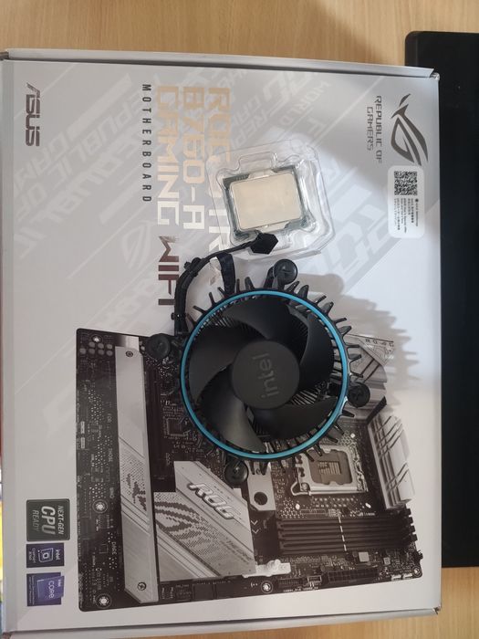 Комплект НОВО дъно Asus Rog Strix B760-A gaming plus wifi + i3 12100f