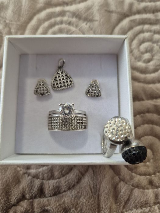 Set argint cu mici defecte 50 lei tot