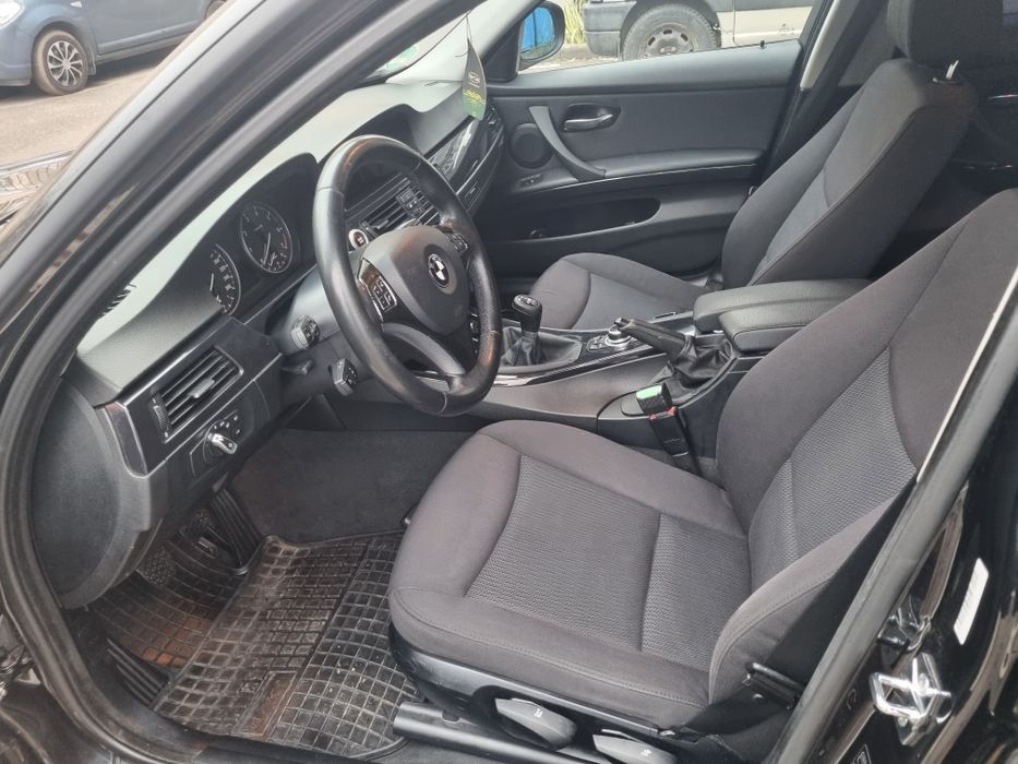 BMW 318i 2009 Facelift