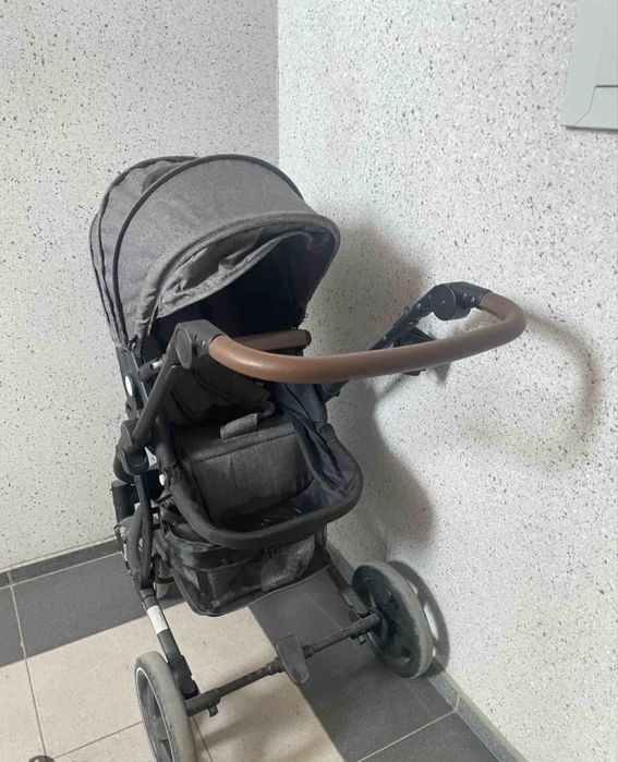 Продам детскую коляску
