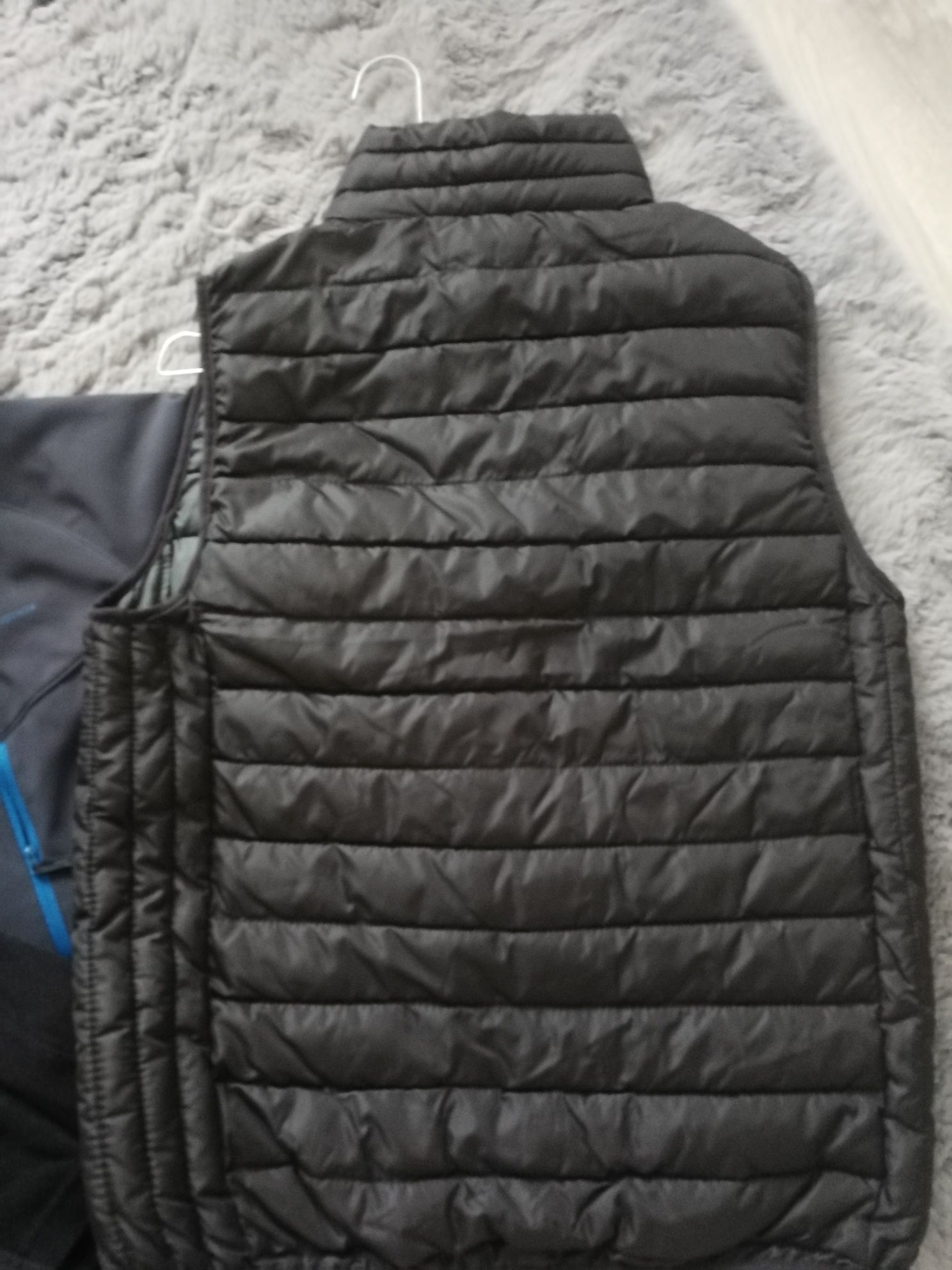 Lot haine sport:Geaca sport, vesta, polar 8-10ani