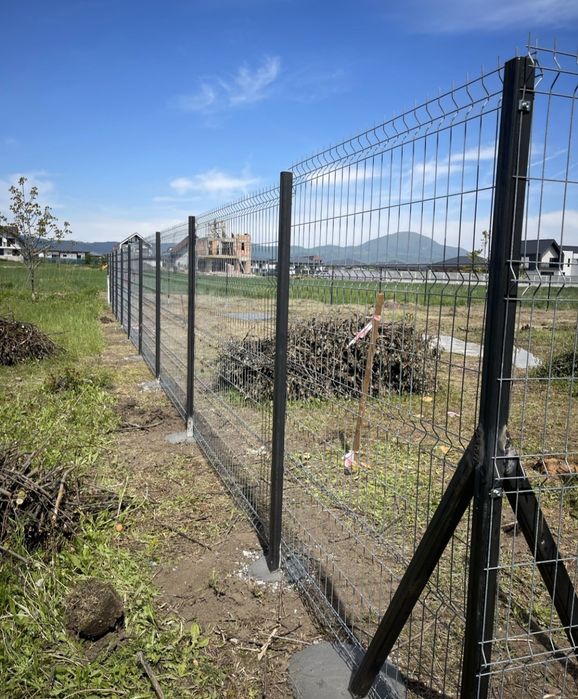 Vând garduri și porți la comanda clientului