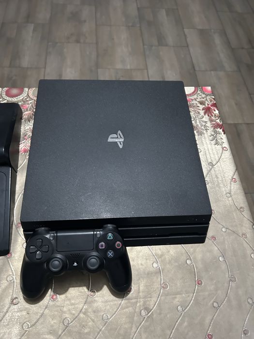 Playstation Pro + Volan