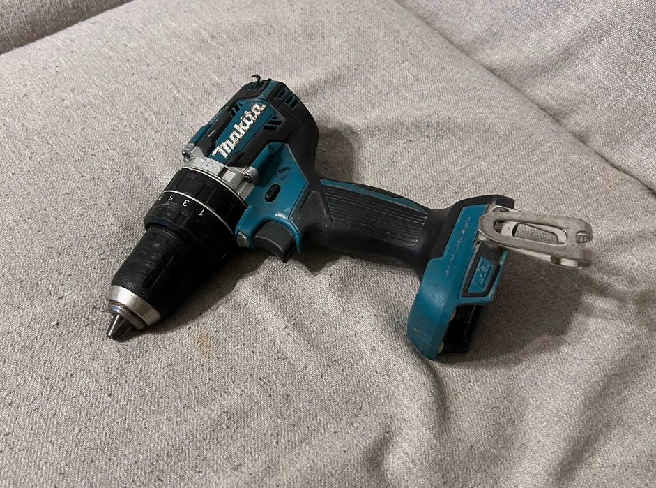Masina de gaurit percutie Makita DHP484 18V LXT, doar corp, functional