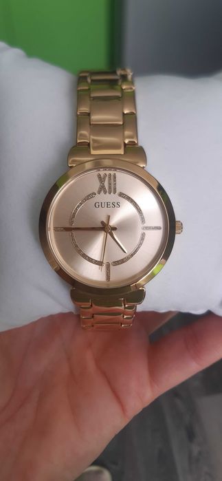 часовник Guess метална верижка