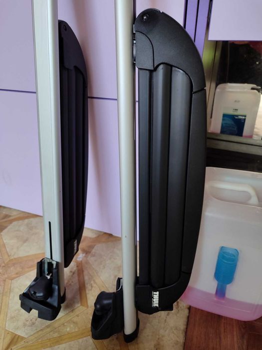 напречни греди Hakr + ски багажник Thule