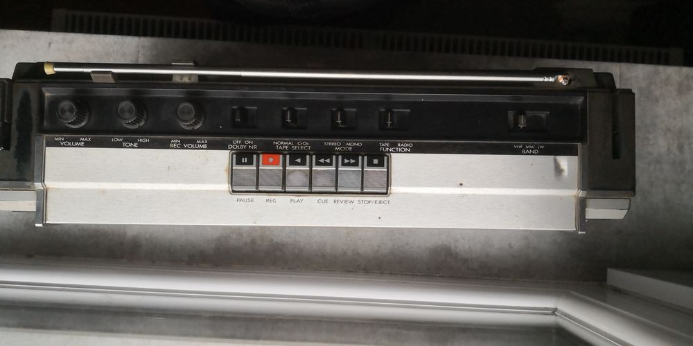 radio-castofon Ferguson perfect funcțional și la casetă