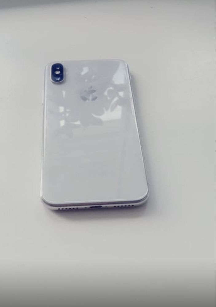 Продам iPhone X 10 в хорошем состоянии