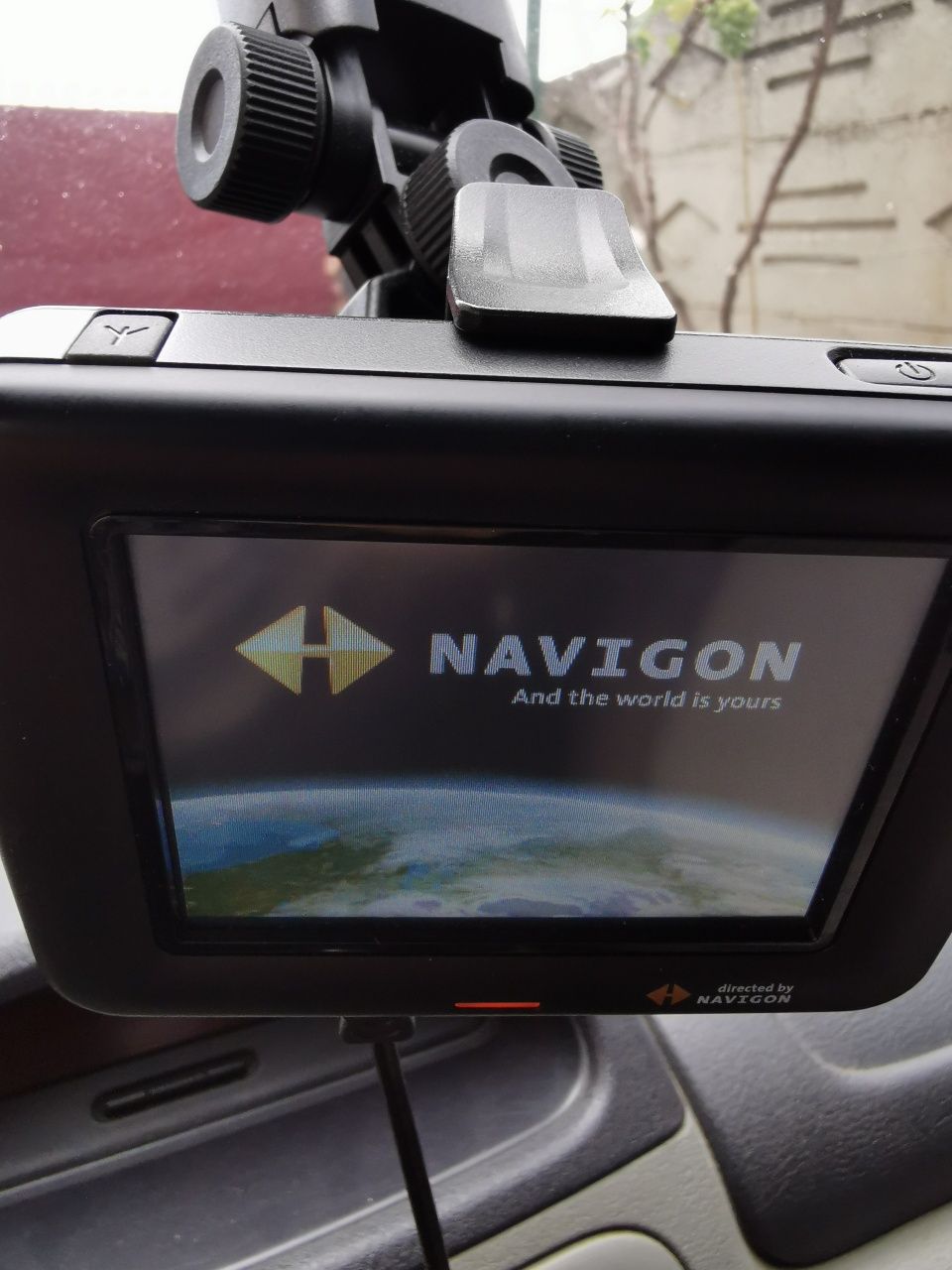 GPS marca Navigon, touch-screen, prov. Germania, stare excelentă