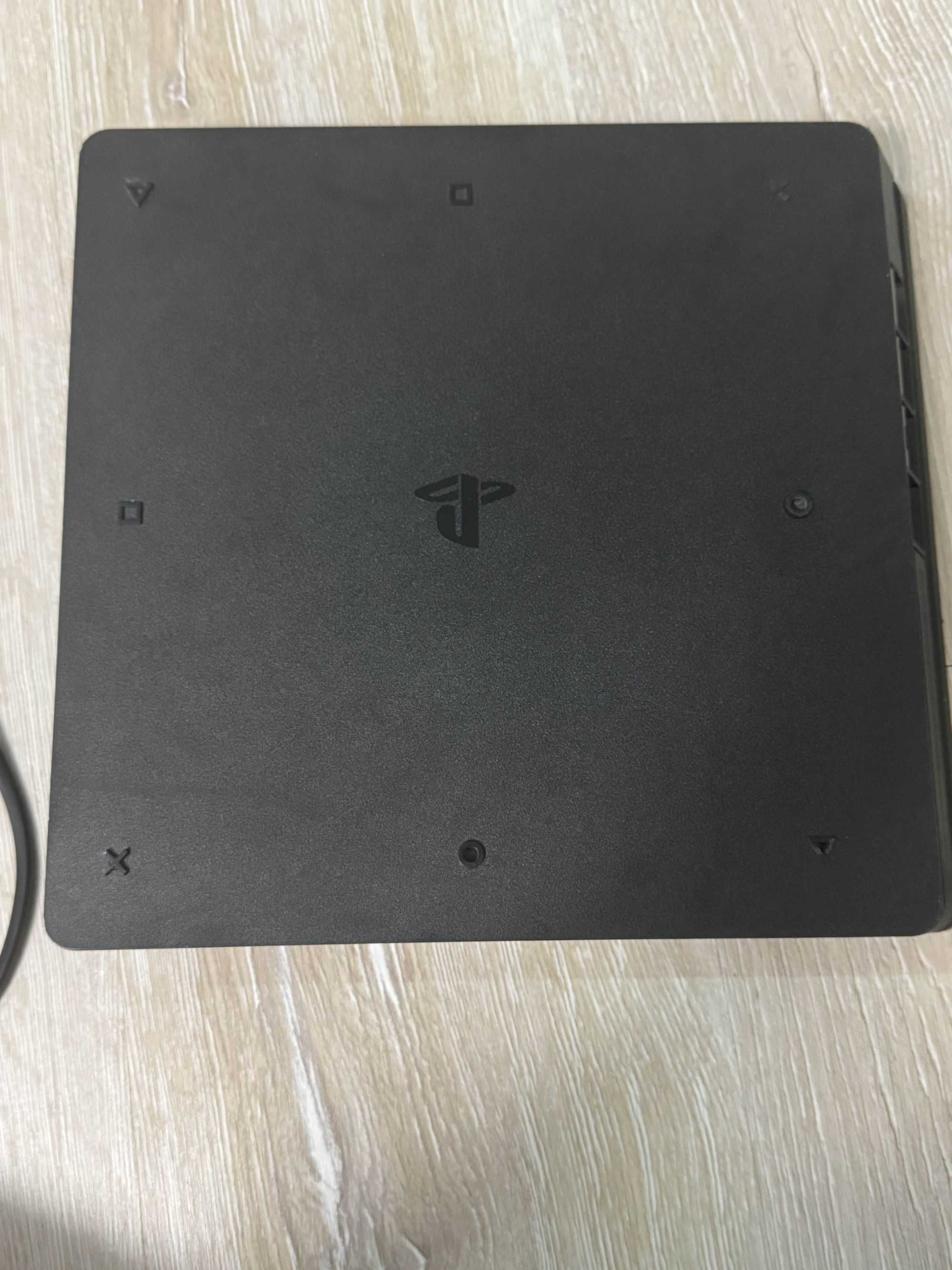 PS4 Slim – включва се, но остава в Safe Mode (за части/ремонт)
