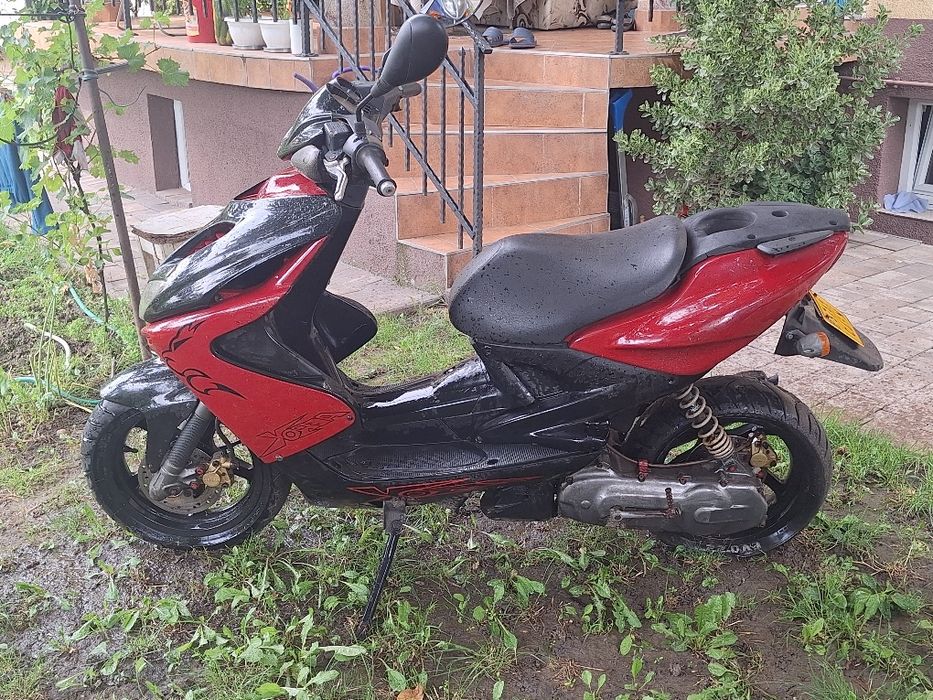 Scuter yamha aerox