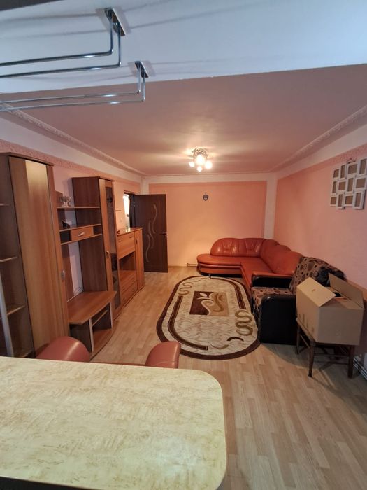 Închiriere apartament cu 3 camere