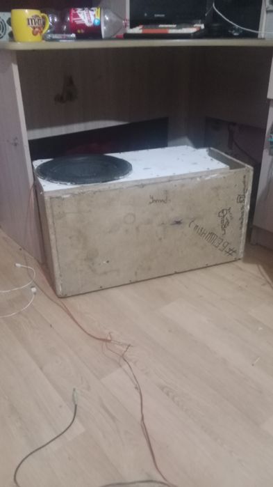 Продам сабвуфер JBL оригинал