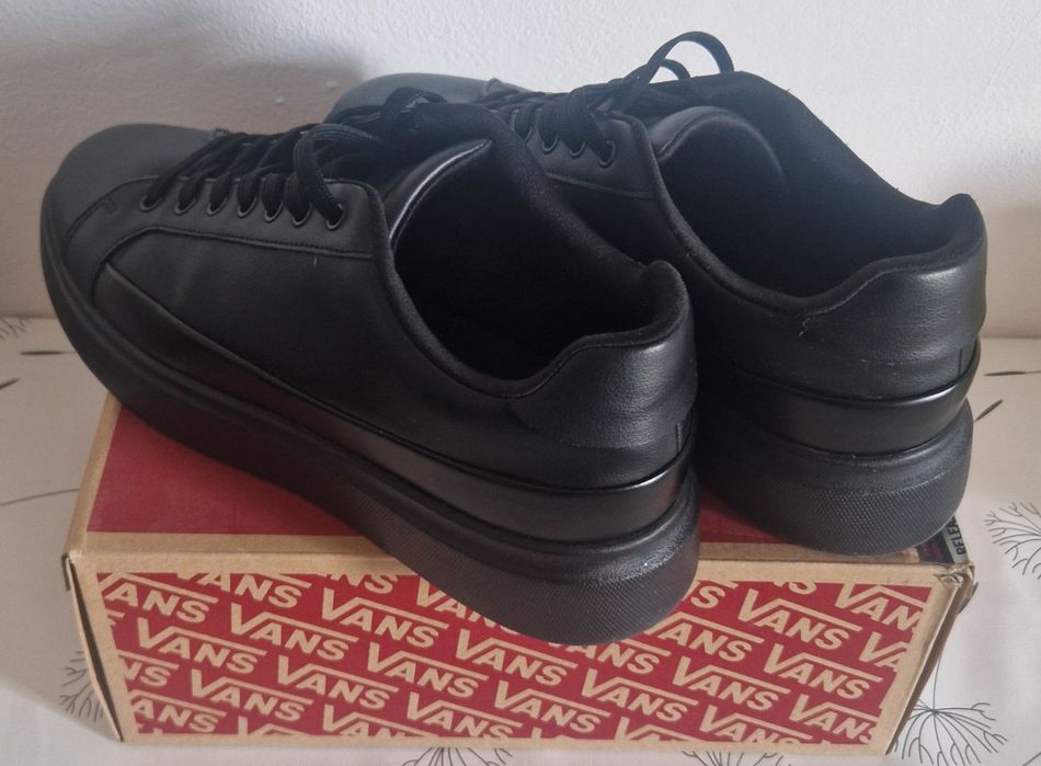 Vand pantofi ZARA 42