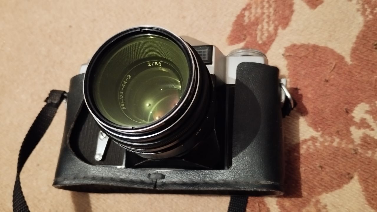 Советский фотоаппарат ЗЕНИТ-Е
