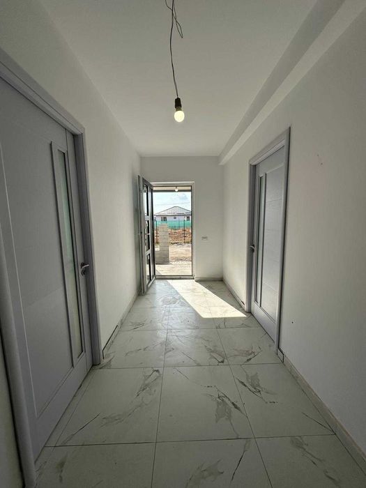 Comuna Berceni - Casa parter cu 2 dormitoare, terasa si teren 274 mp
