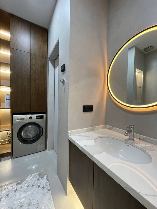 Сдается квартира в центре города новостройка Жк Парисен!!!