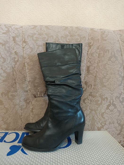 Продам женские сапоги 38 размера
