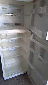 Продам рабочий холодильник 50000т