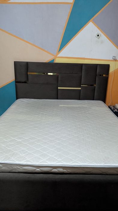 Продам двухспальную кровать