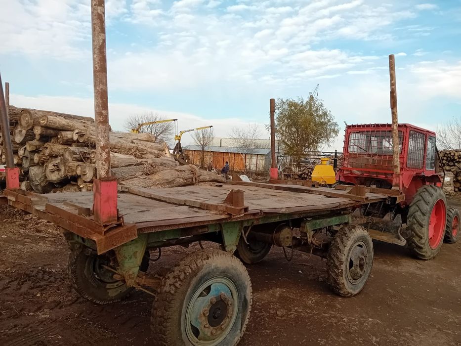 Tractor U 651 4x4 Forestier + remorcă busteni, stare foarte bună