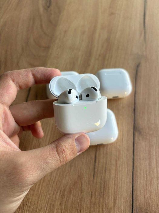 Слушалки Apple AirPods 4 с активно шумопотискане (ANC)