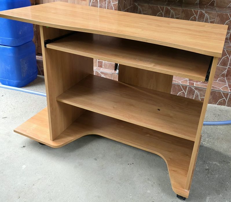 Vand birou si șifonier