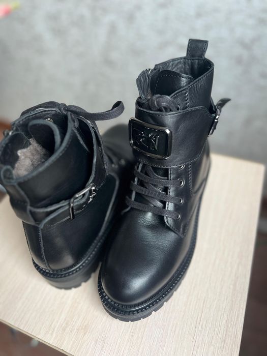 Зимние кожаные на цигейке ботинки