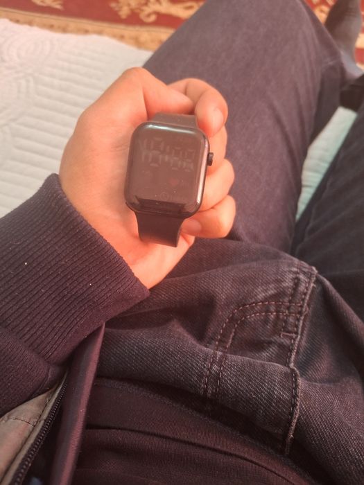 Wath led часы уақыт көрсетеді