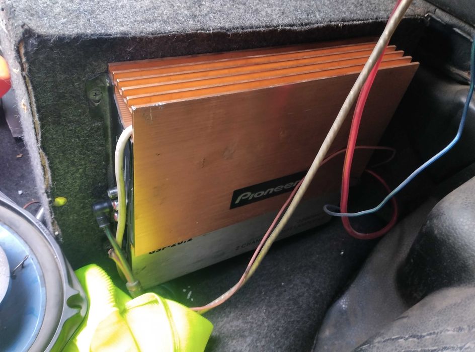 СабБуфер JBL и усилитель пионер