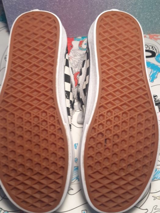 Vans nr 37 aproape noi