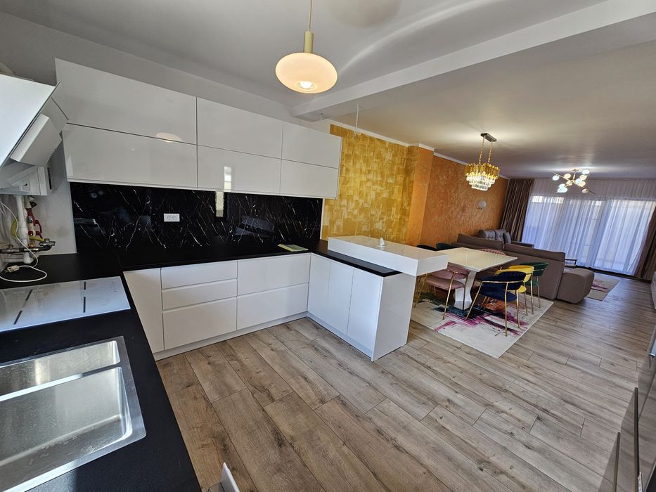 Închiriez casa 3 camere Mamaia sat