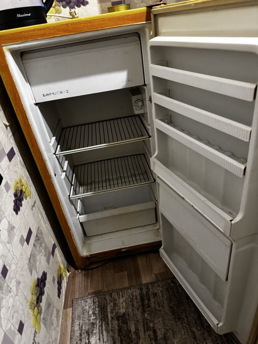 Продам холодильник бирюса