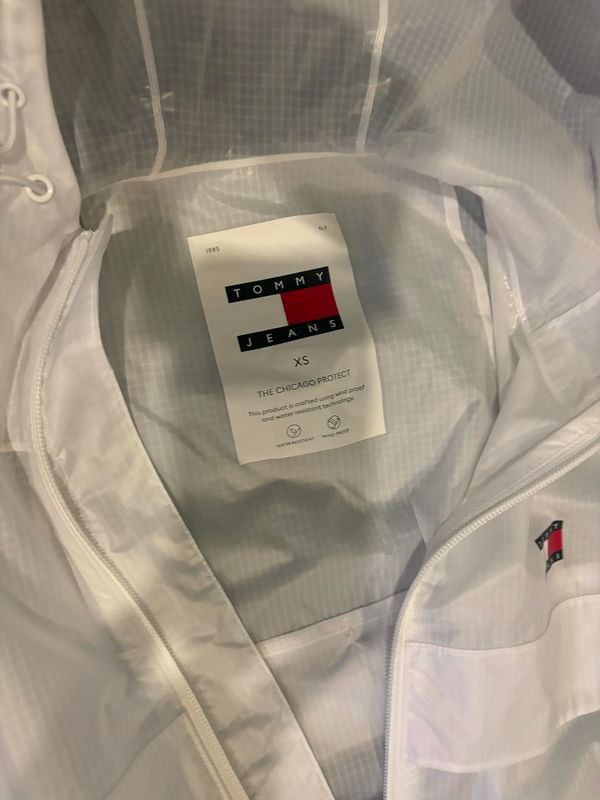 Чисто нова ветровка Tommy Hilfiger