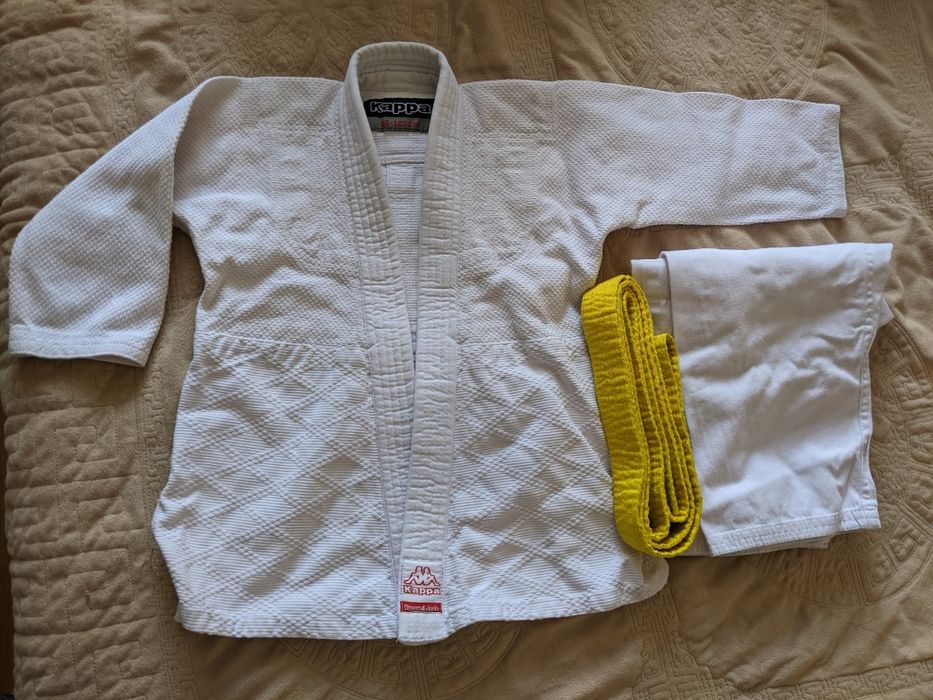 Продам кимоно в отличном состоянии