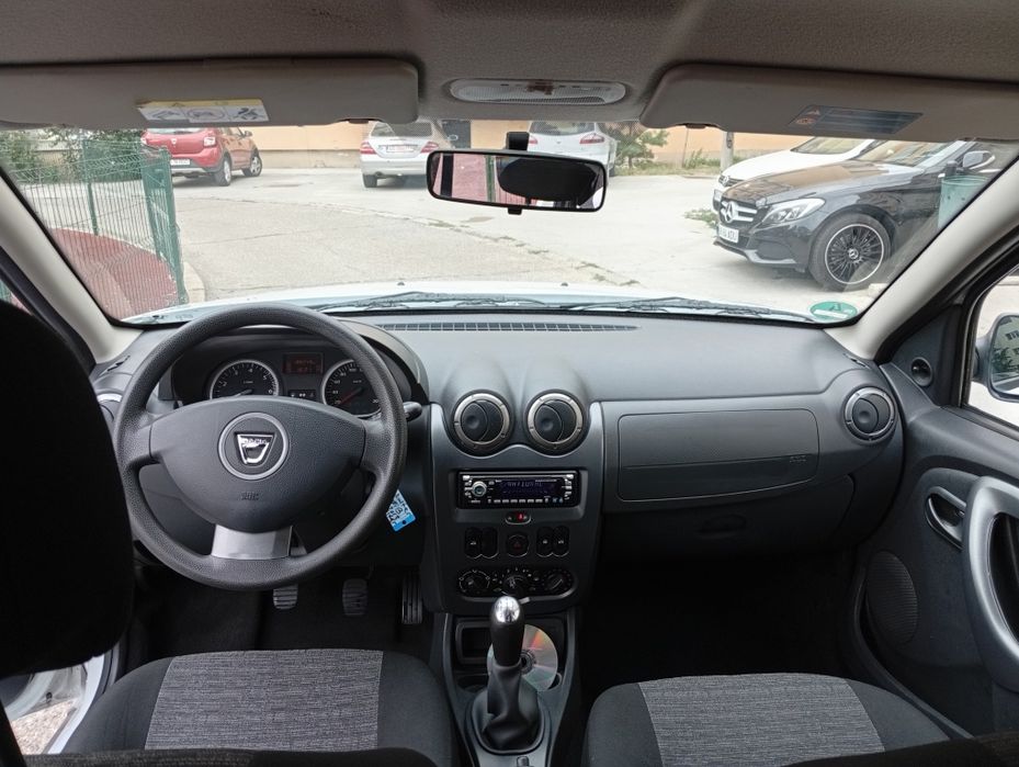 Vând Dacia Duster an 2013,motor 1.5 diesel ,aer condiționat , manuală