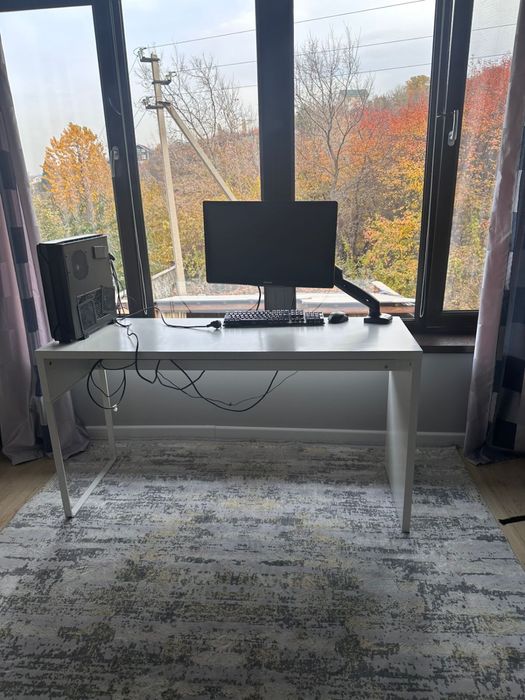 Продам компьютерный стол Икея