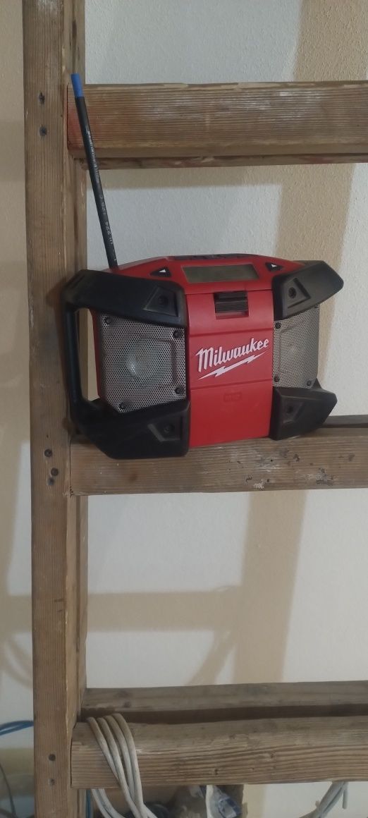Индустриално радио Милуоки Milwaukee