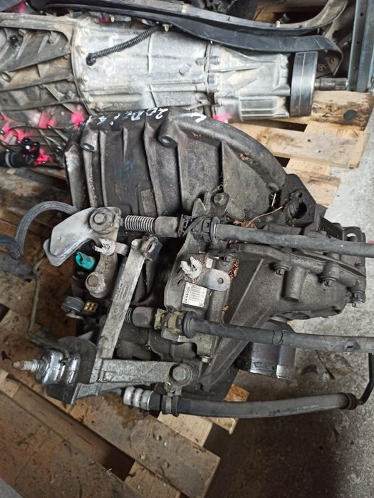 Cutie viteze Renault 2.0dci 6 trepte cod8200726841 cod8200562302