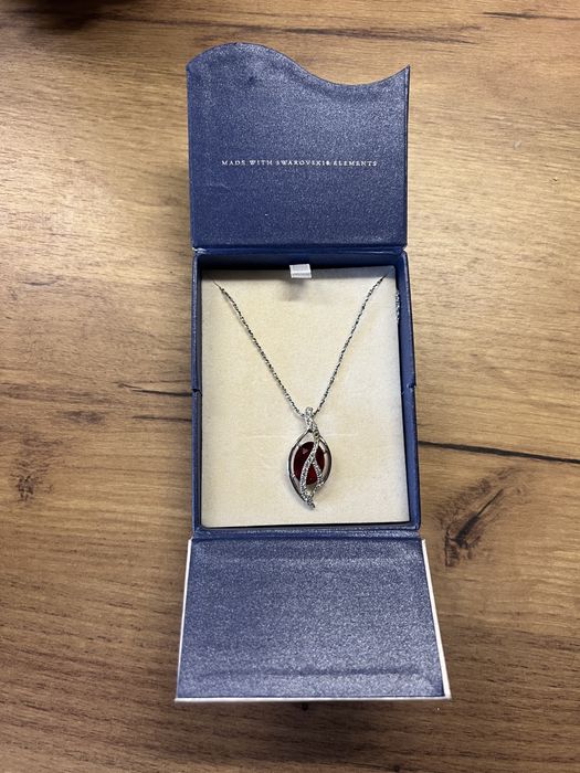 Oliver Weber колие с червен камък Swarovski