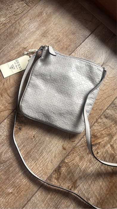 GUESS дамска чантичка