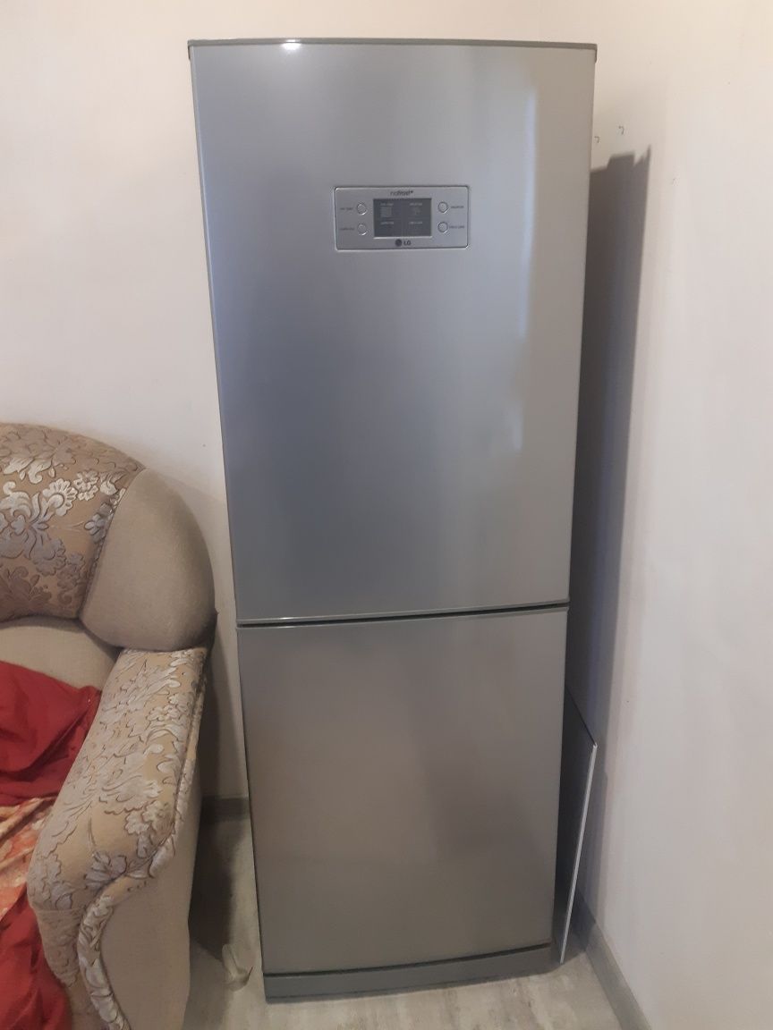 Холодильник LG нофрост