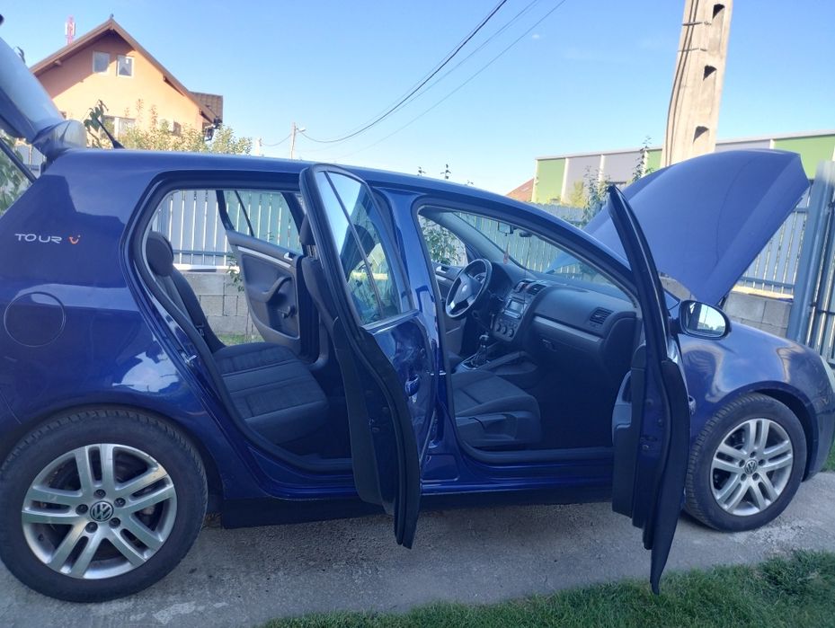 Vând Golf 5-Benzina motor 1 6mpi an 2007