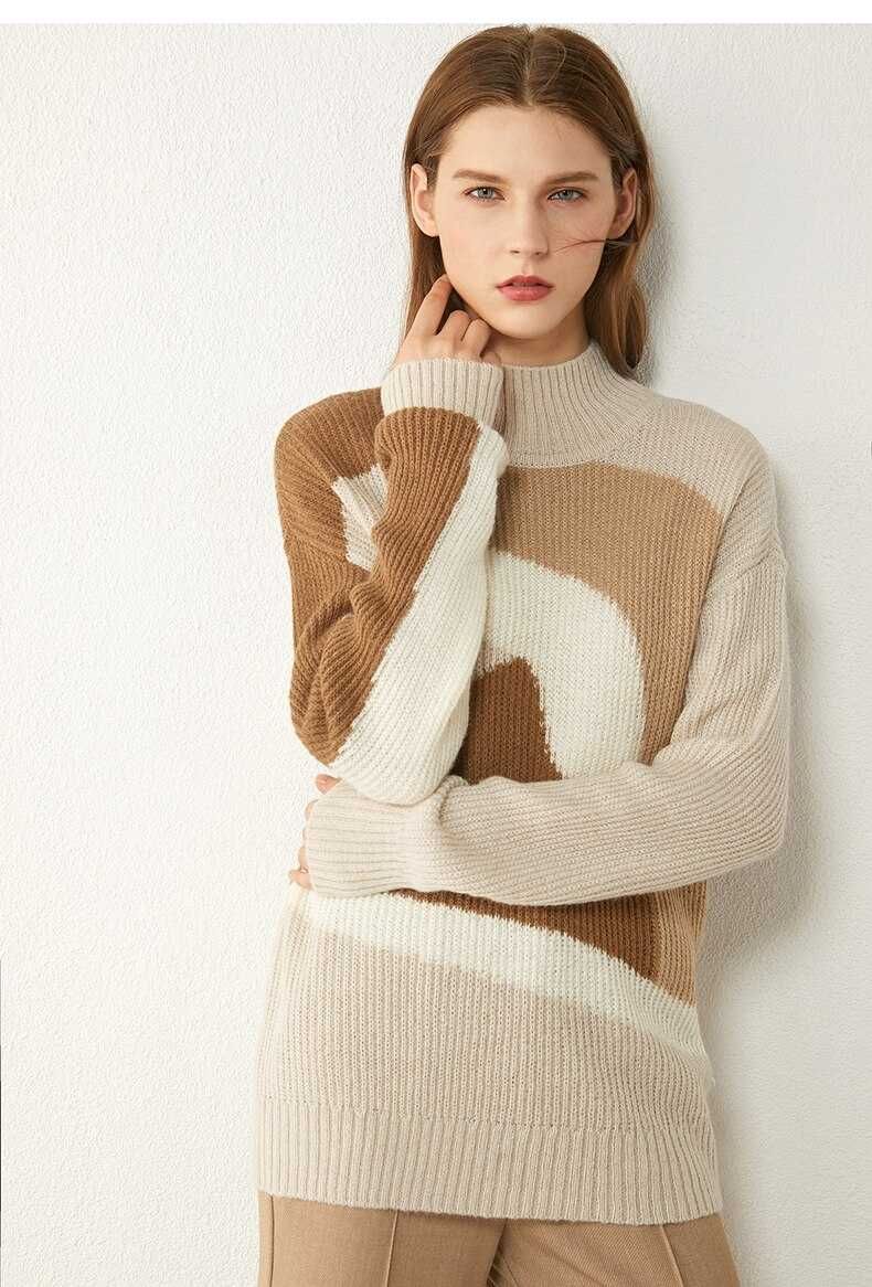 Женский свитер от AMII