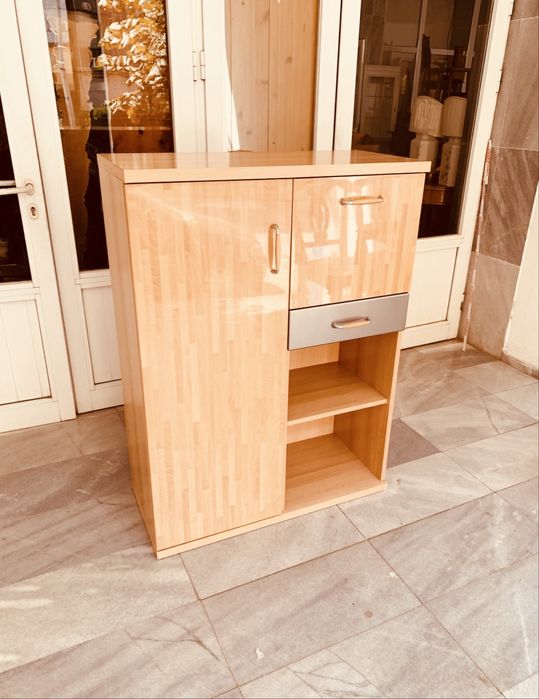 Ретро дървен шкаф от 90-те в отлично състояние