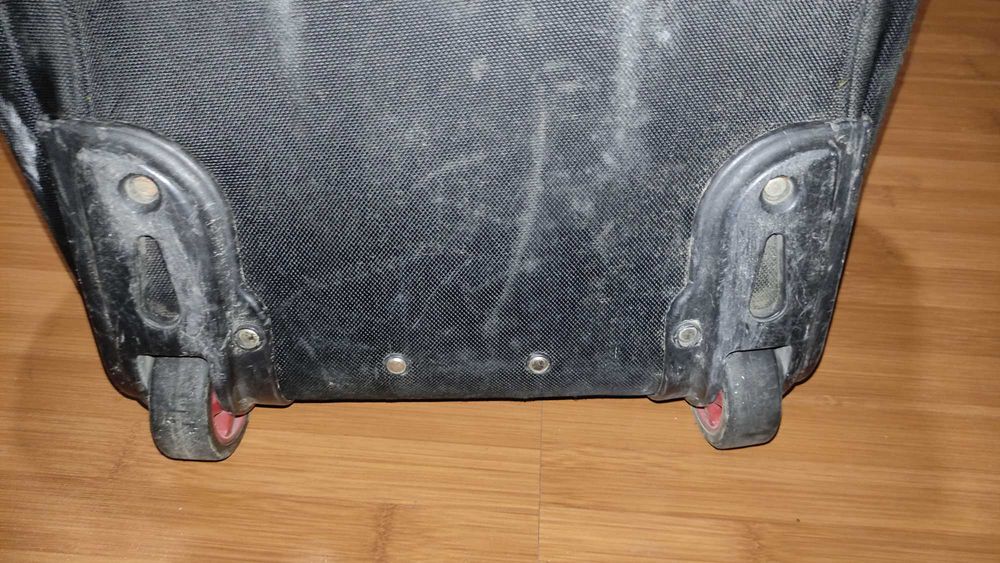 Чемоданы и сумки  на запчасти