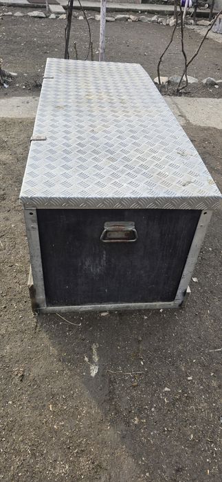 Vand lada de scule pt autoutilitare